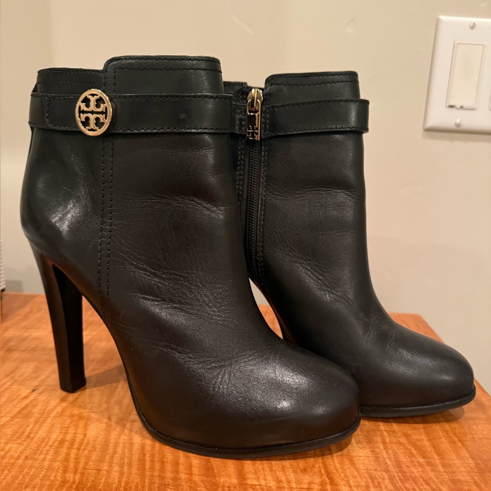 Vintage Y2K Tory Burch Black Leather Ankle Boots 8.5
